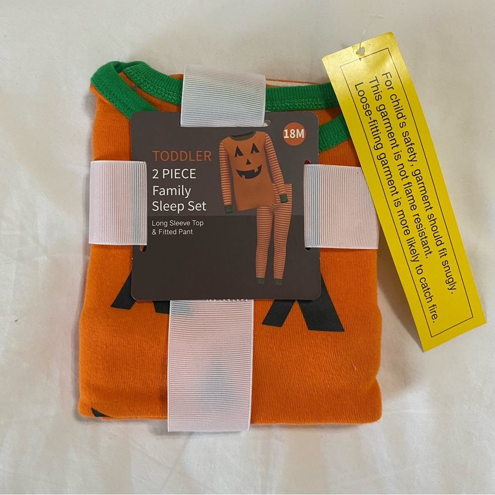 Target Halloween Jack-O-Lantern Family Matching Pajamas Toddler 18M - Picture 2 of 3